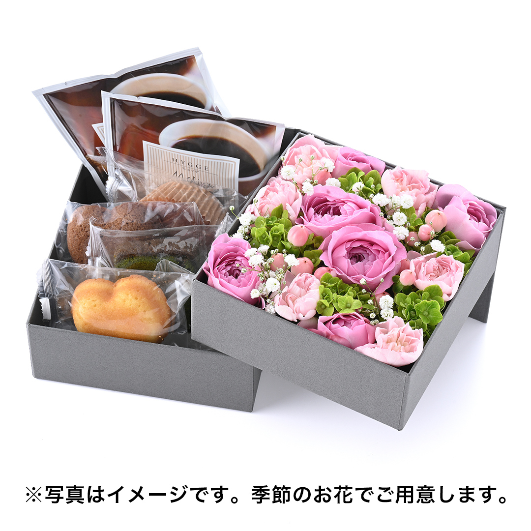 【お届けは9/1～】フラワーボックス＆スイーツ／敬老の日・お誕生日・お祝い・お礼
