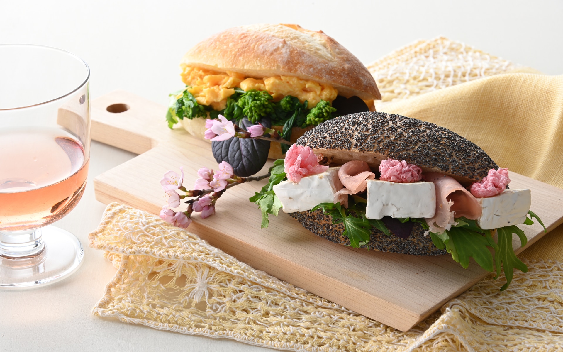 さくらの香りを楽しむサンドイッチ