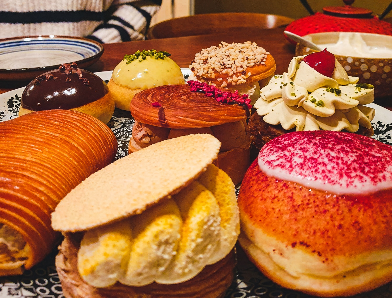 多種多様なファステラウンボーラのイメージ