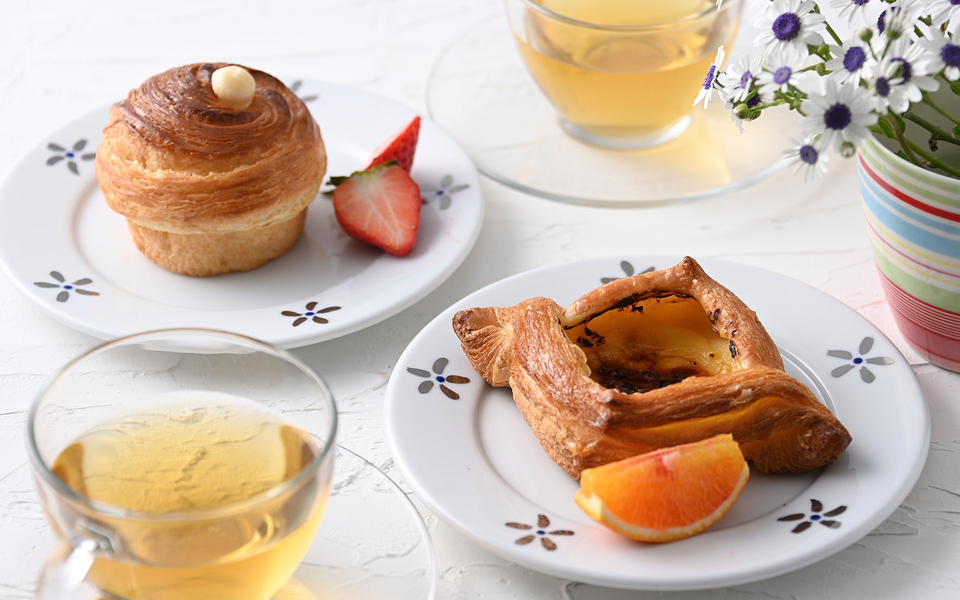 サゴタニミルクのデニッシュで季節のフルーツ＆ハーブティ