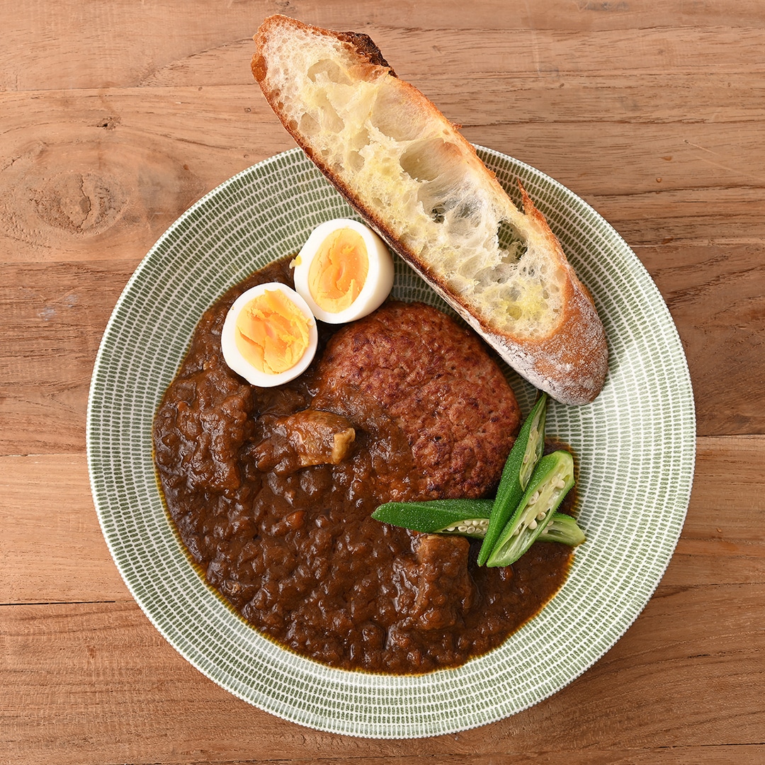 ボリュームたっぷりハンバーグカレーの写真