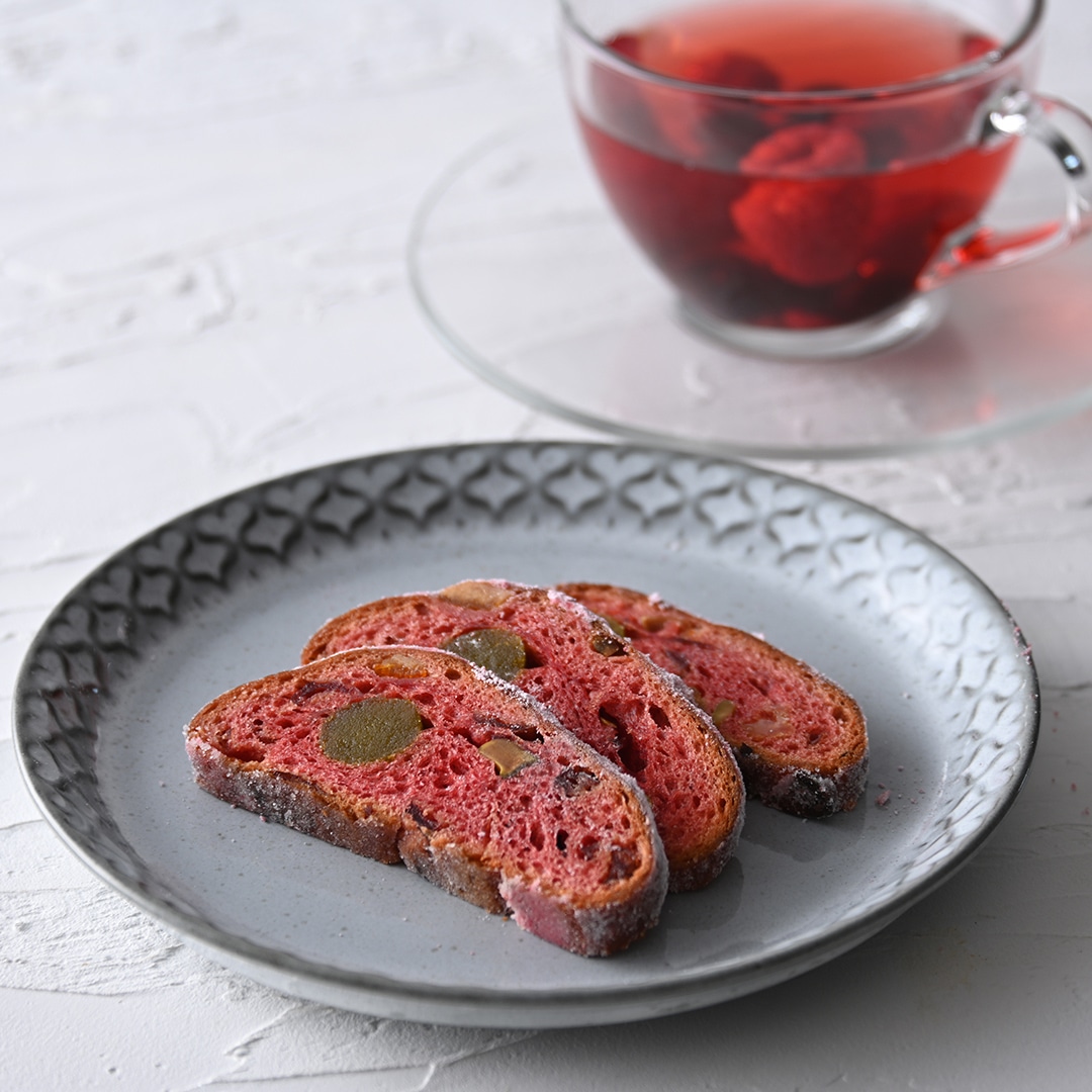 赤のシュトレン（ピスタチオ＆ベリー）×ハーブティ（ベリー系）